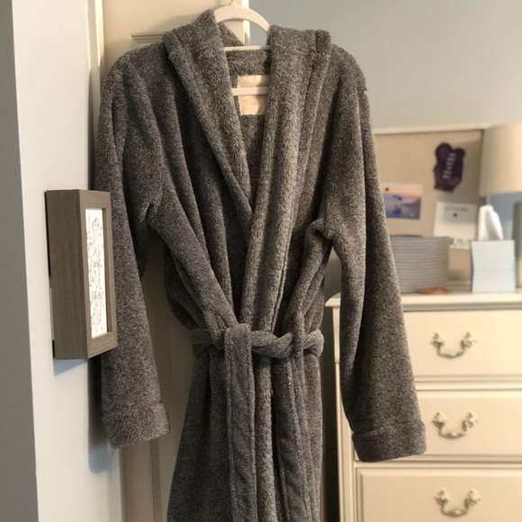 Xhilaration Other - Xhilaration Fuzzy Robe - L